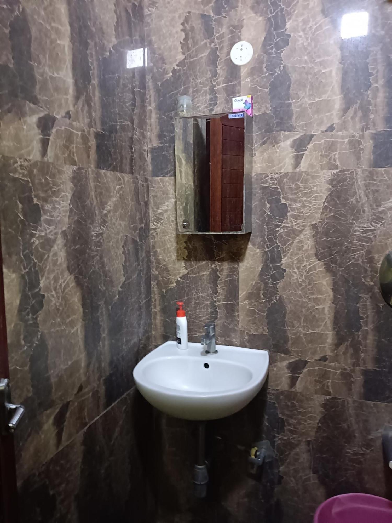 Iris Comfort Inn Ченнаї Екстер'єр фото