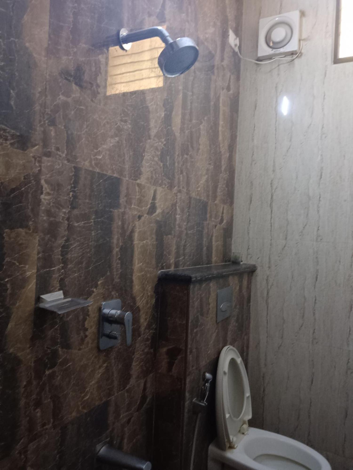 Iris Comfort Inn Ченнаї Екстер'єр фото