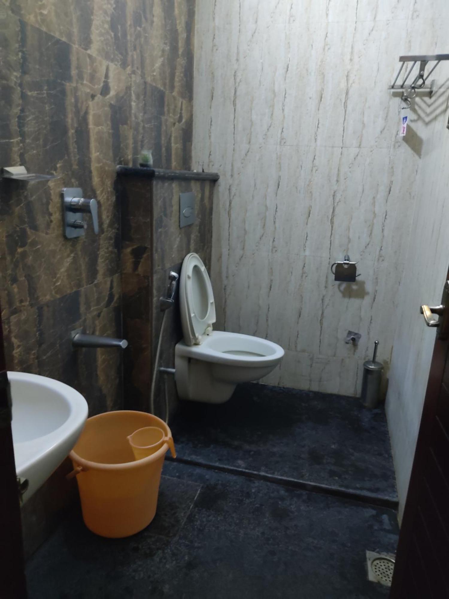 Iris Comfort Inn Ченнаї Екстер'єр фото