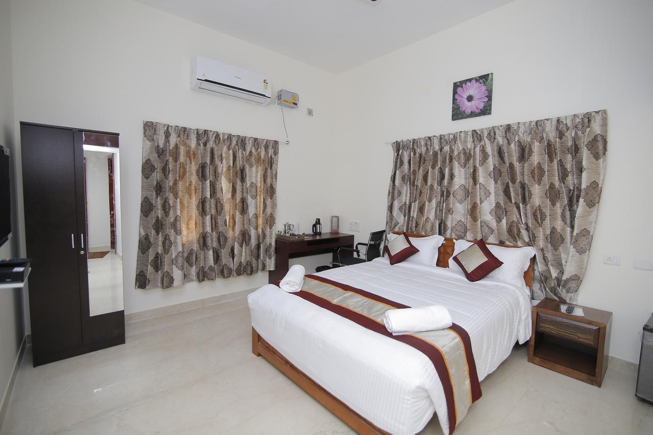 Iris Comfort Inn Ченнаї Екстер'єр фото