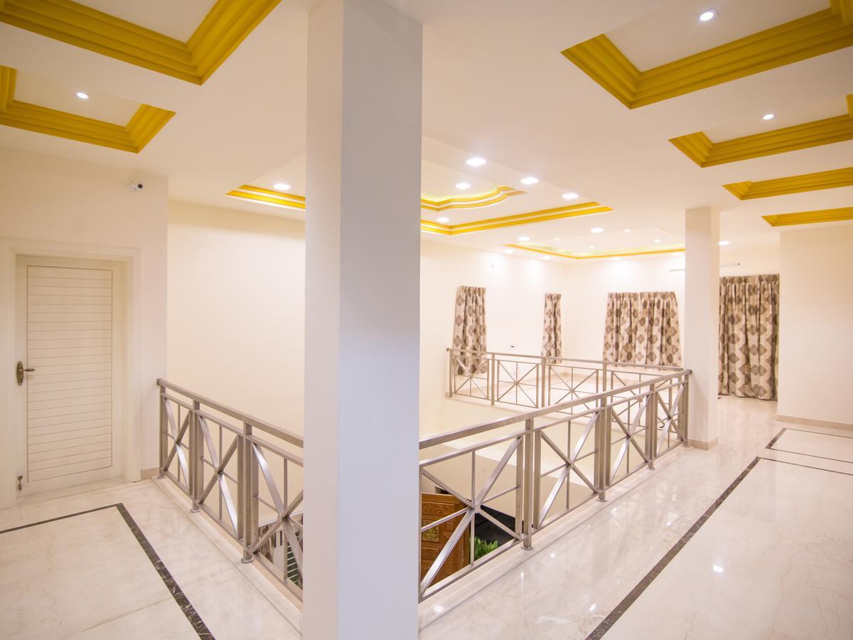 Iris Comfort Inn Ченнаї Екстер'єр фото